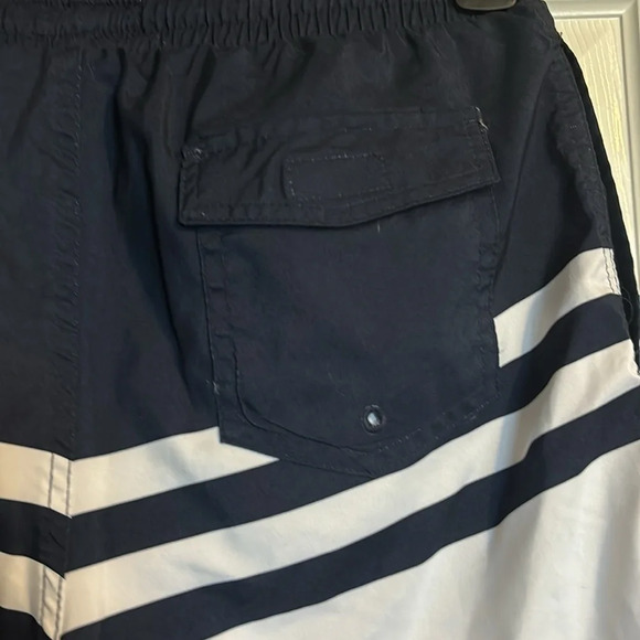 Club Room men’s white and blue swim trunks size small - Picture 6 of 7